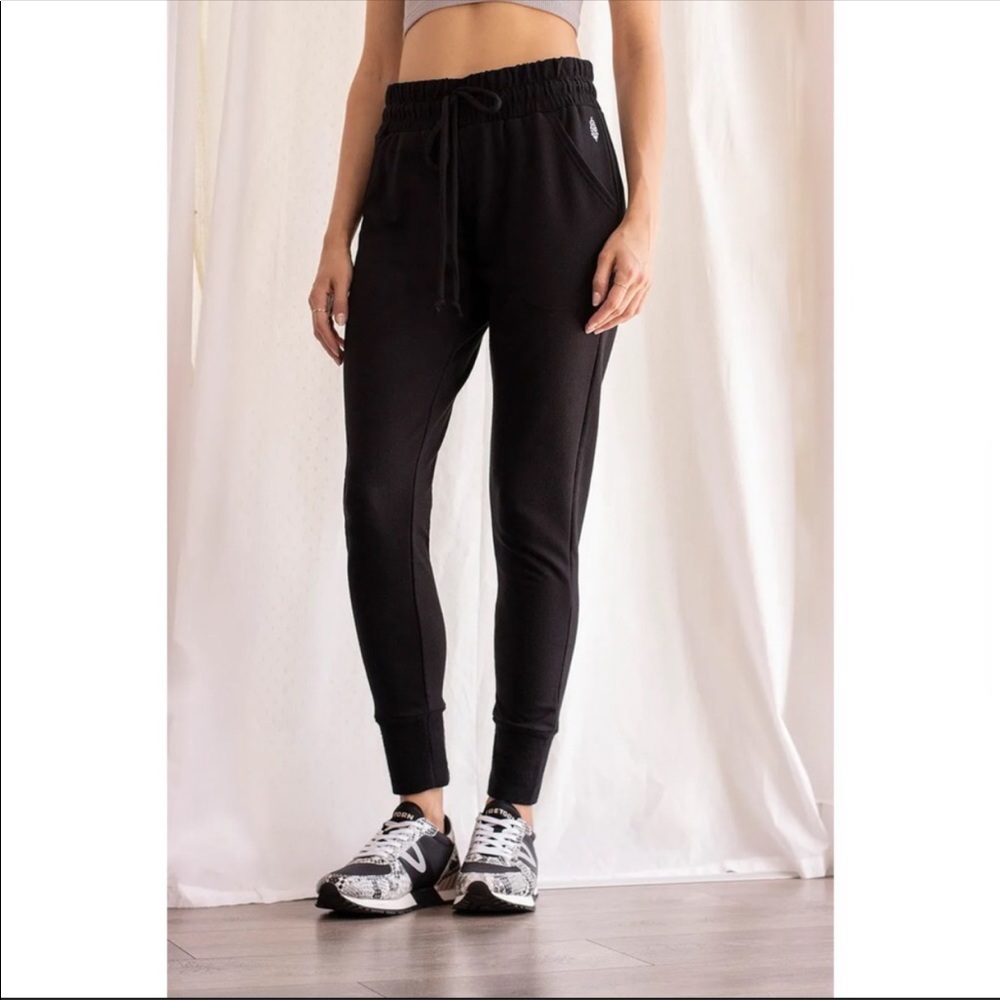 NWT Free People FP Movement Sunny Skinny Sweats Black
